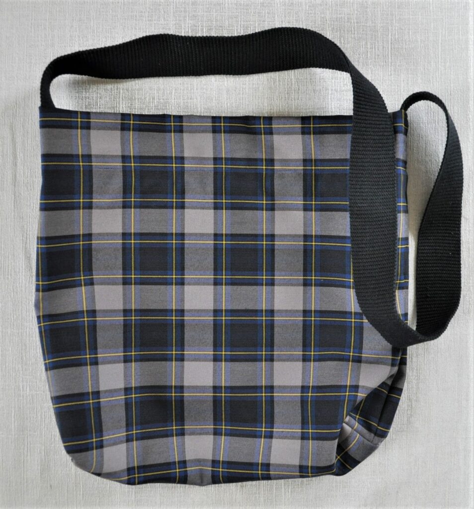 Blue/Blk woolblend 41" long handle